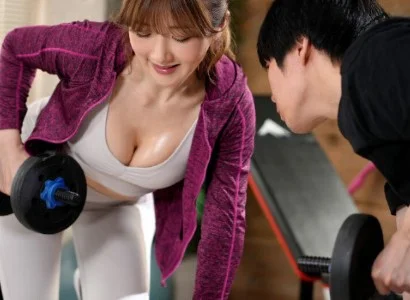 Chàng trai số hưởng và cô nàng PT gợi cảm ân ái với nhau