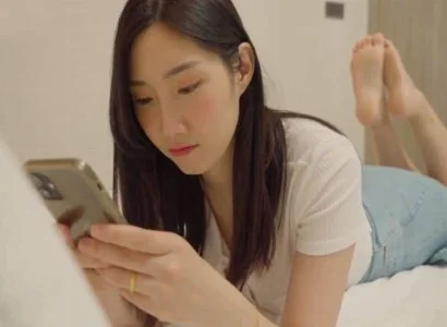 Chị vợ hú hí cùng anh nhân viên giao hàng